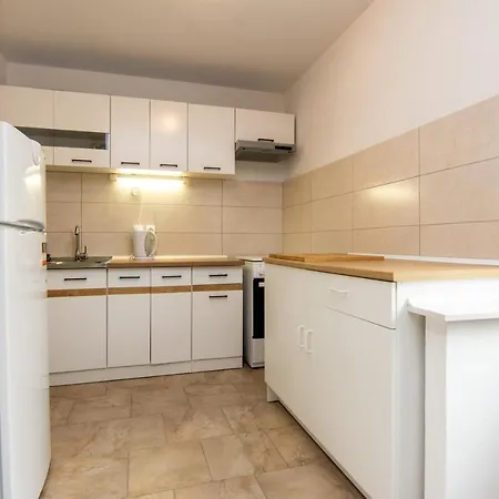 With Parking Space - Lozice, - 21777 Вир
