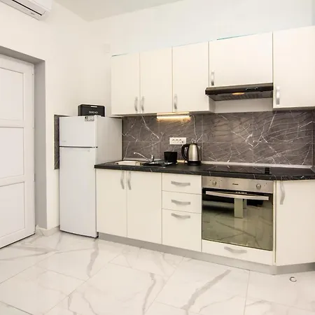 With Parking Space - Lozice, - 21777 アパート ヴィル