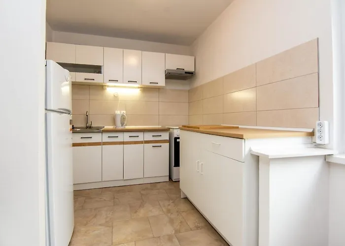 With Parking Space - Lozice, - 21777 ויר