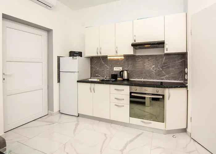 With Parking Space - Lozice, - 21777 アパート ヴィル